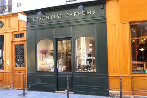 essential perfumes paris.